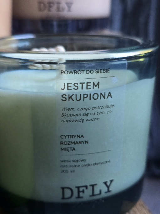 Naturalna świeca sojowa JESTEM SKUPIONA z olejkami eterycznymi - Cytryna, Rozmaryn, Mięta - obrazek 2